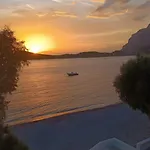 D E D *